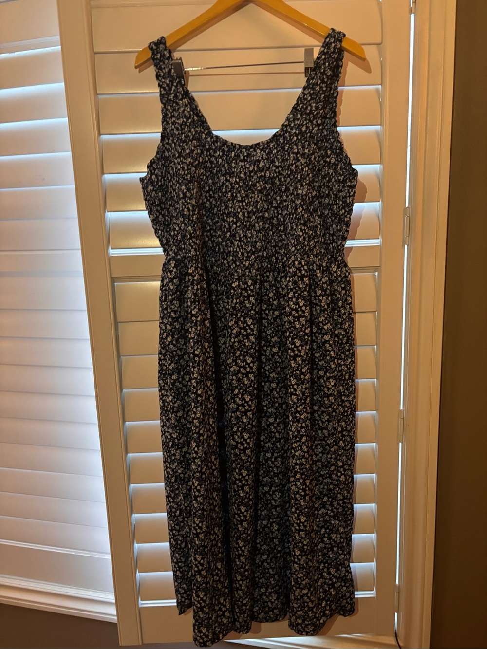 Old Navy Navy and White Floral Smocked Midi Dress